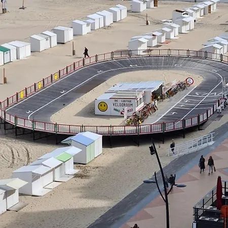 Seafront In Apartamento Blankenberge